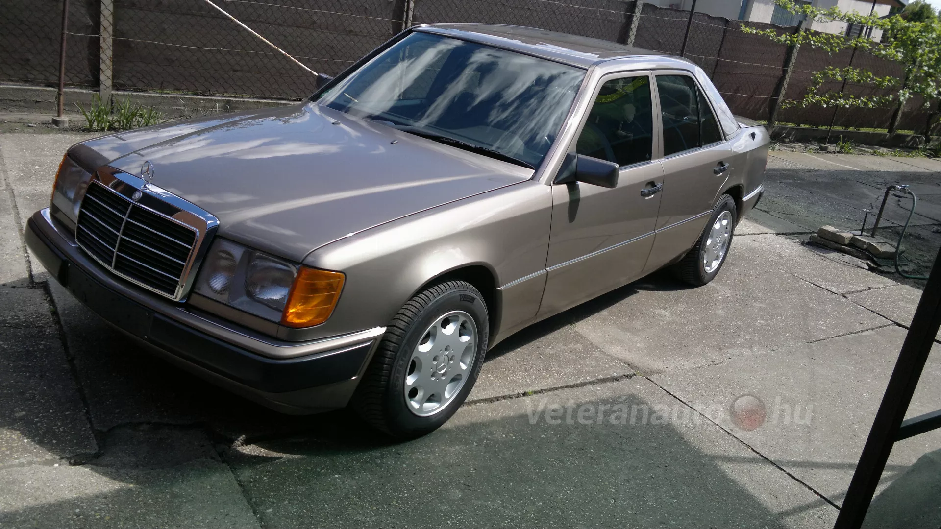 W 124 230 E 