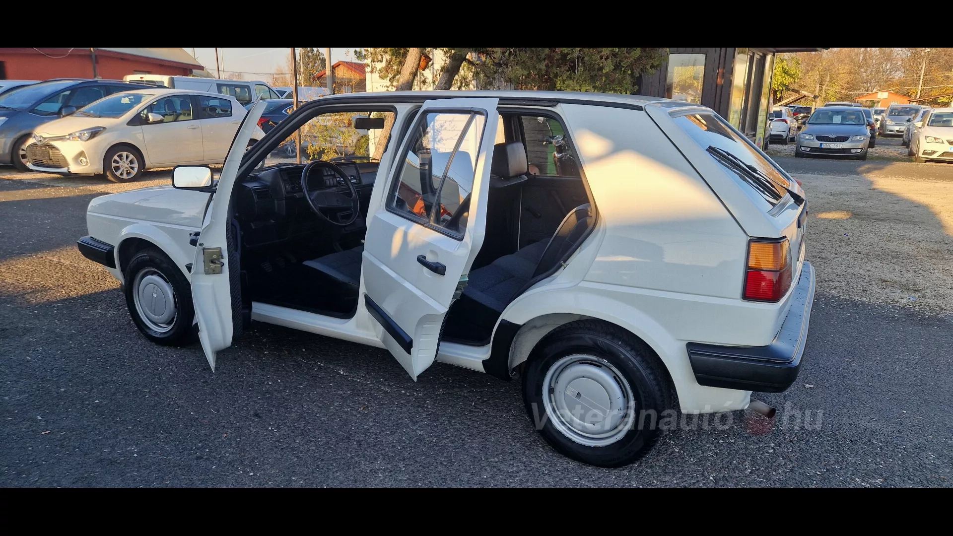 Teljesen gyári mesébe illő állapot