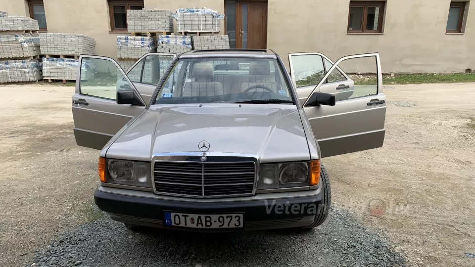 Mercedes-Benz E190