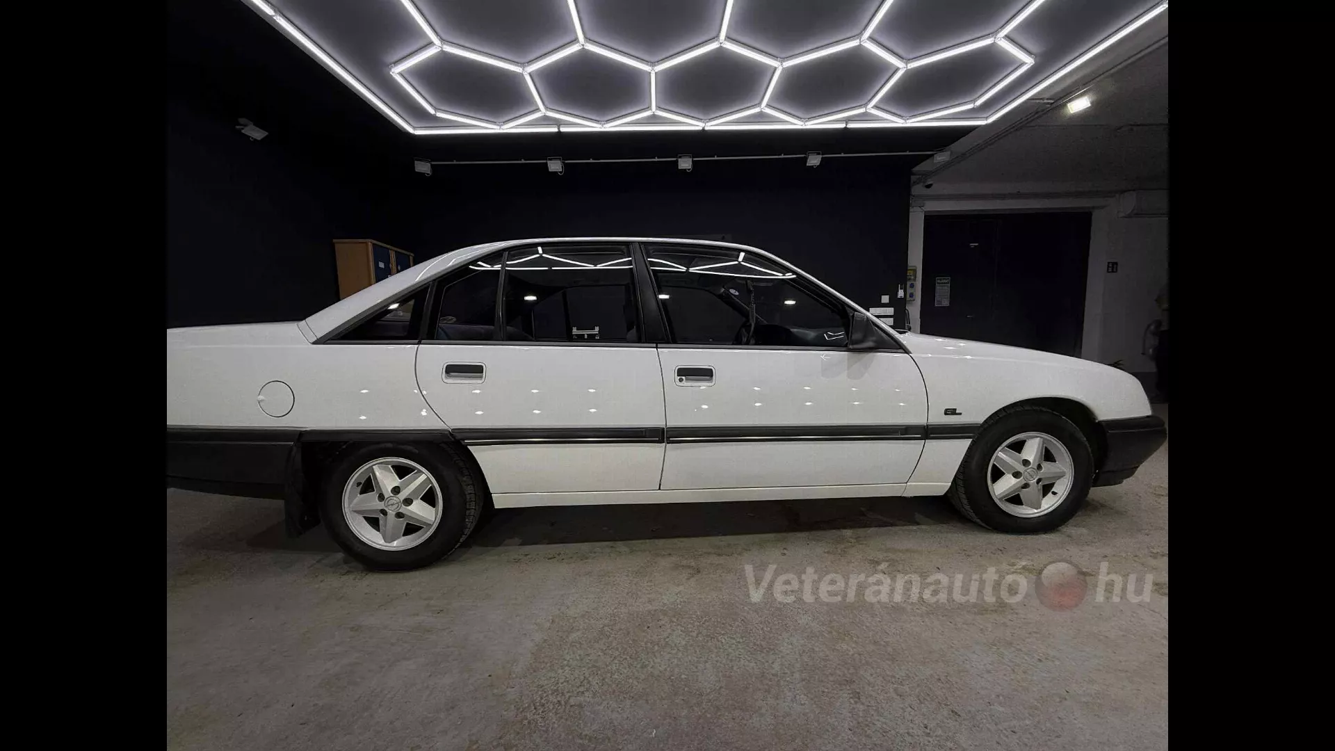 Opel Omega-A 
